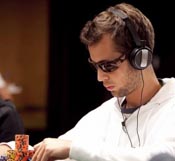 Online Poker Action – D’Auteuil, Sahamies Stick Hands in Cookie Jar