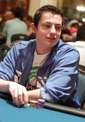 WSOP 2010 Day 9 – Tom Dwan closing in on the prey