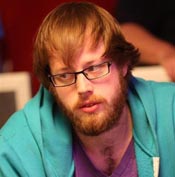 2011 WSOP Main Event – The Gloves Are Off