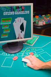 Online poker action – Ivey shows up