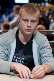 Online Poker Action – Kyllonen and Makarov Soaring