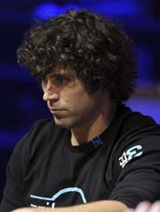 Scott Clements Plays Online While in Live Tournament