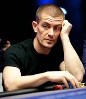 Online Poker Action – The Gus Hansen Train-wreck Rolls On